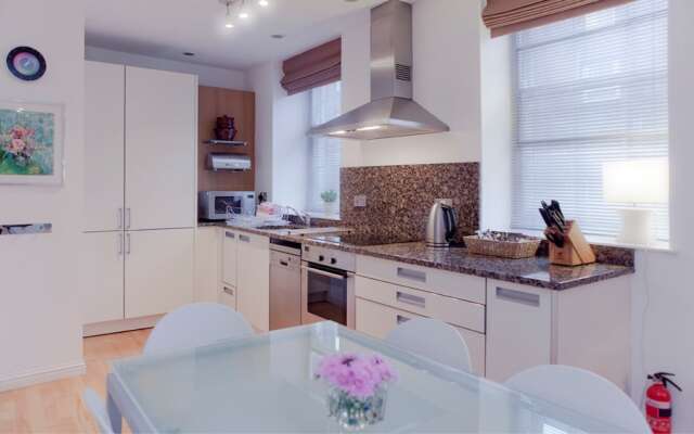 Causewayside Apartment - The Edinburgh Address