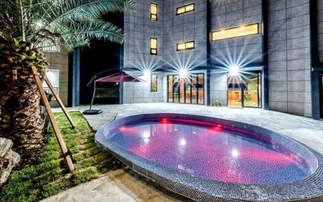 Seogwipo Moira Spa Pension