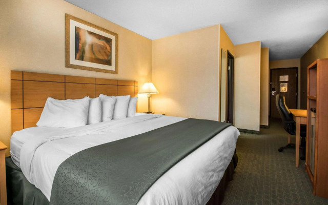 Quality Inn Dubuque on Hwy 20