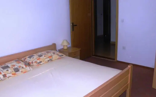 Apartments Njivice Bajcic