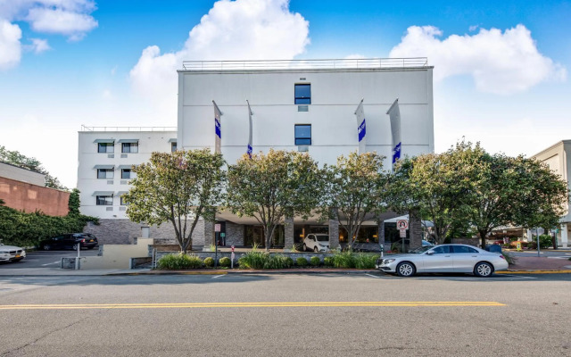 The Andrew Hotel