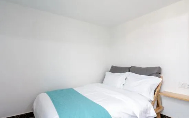 Shuangyue Bay Tongshen Chain Homestay (Caijia Village Store)