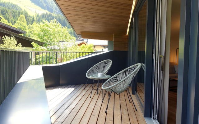 Bergzeit Flat Saalbach Directly on the ski Piste
