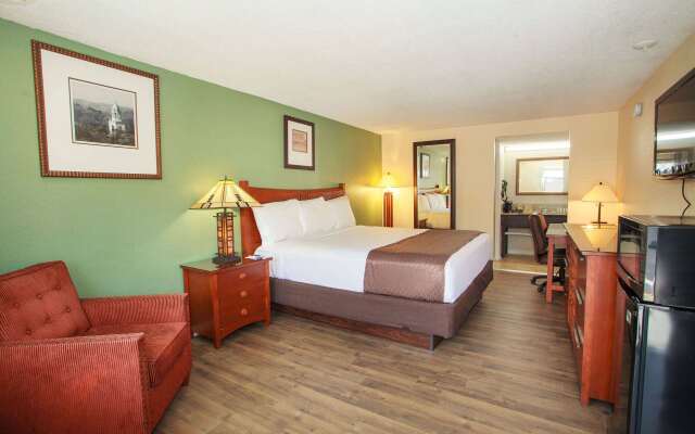 Travelodge by Wyndham Macon West