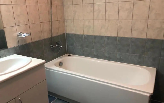 Flora Apartment 612A