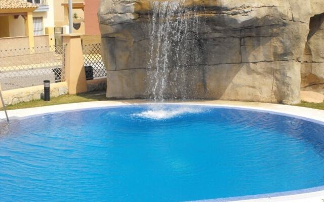 Livingtarifa - Bajo con acceso a piscina