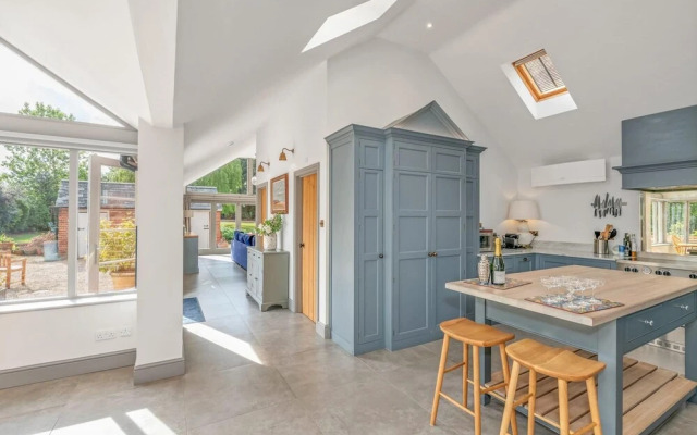 The School House - Luxury Home With Large Garden