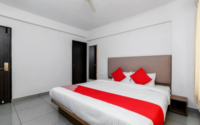The Red Lotus Premium By OYO Rooms