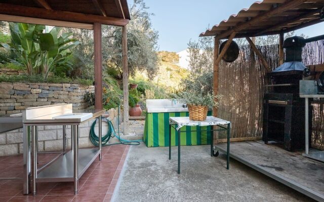 Elegant Apartment in Totalán with Hot Tub