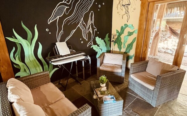 Urbano's Pacific Jungle Hostel