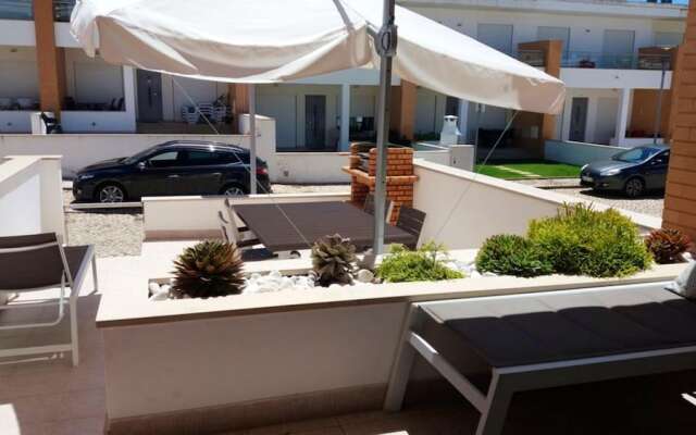 House With 2 Bedrooms in Albufeira, With Shared Pool, Terrace and Wifi