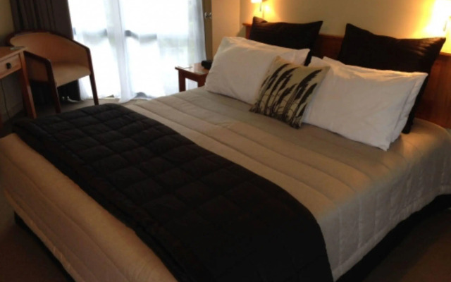 Omau Settlers Lodge Motel