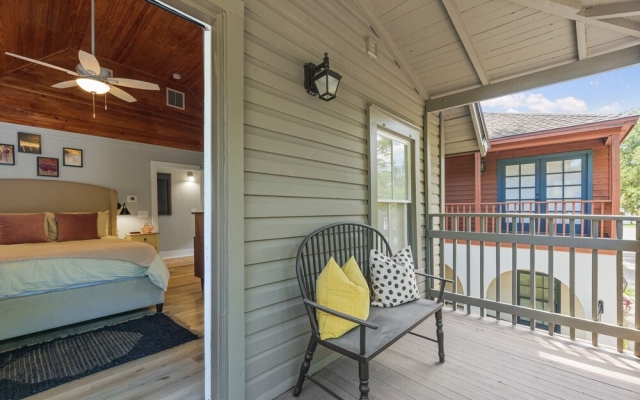 Downtown Getaway - Unit A