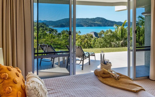 Superior Poinciana 011 on Hamilton Island