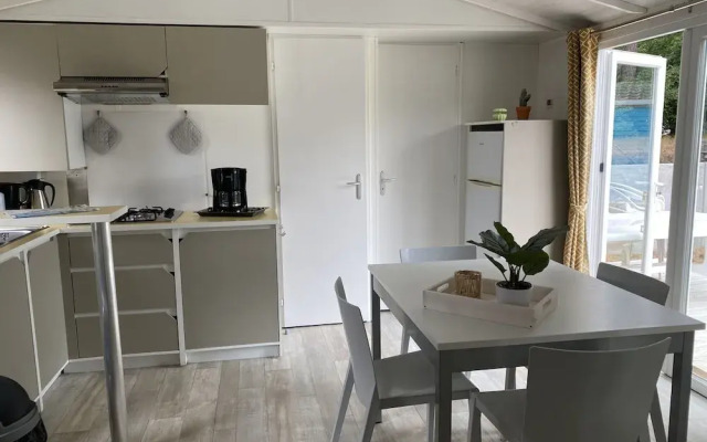 Neat Chalet With Microwave, Antwerp at 39 km