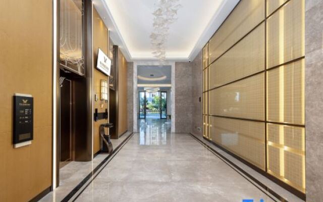 Vienna International Hotel (Luoding Xicheng Duxuan Branch)