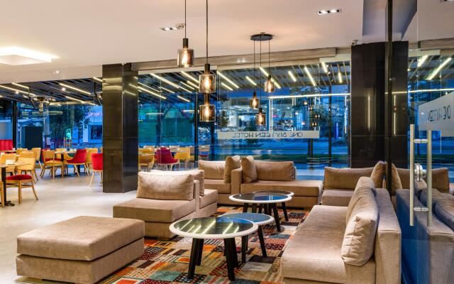 One Sixteen Hotel