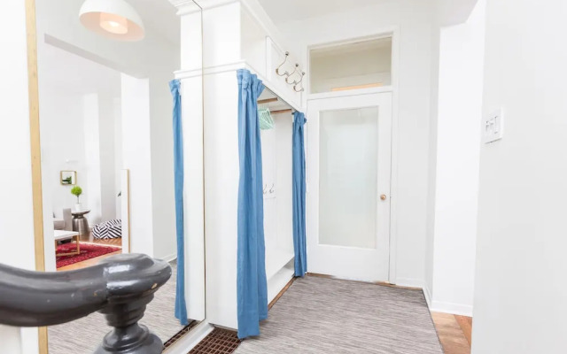Applewood Suites - Queen West