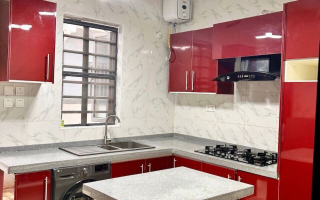 Luxury Shortlet Apartment LBS, AJAH