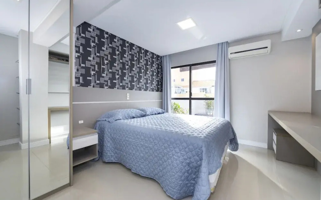Aluguel Cobertura 3 Suítes com Piscina Bombas SC - 696