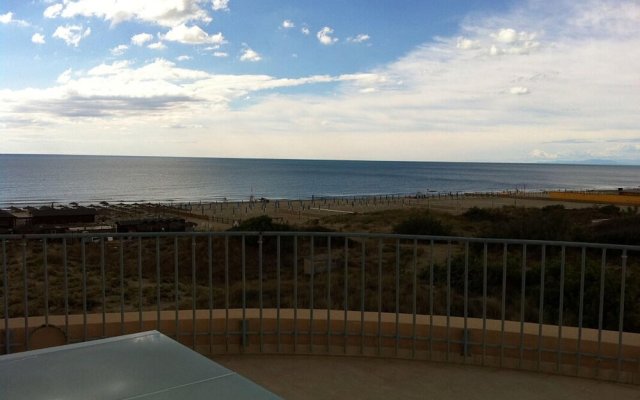 Apartment with One Bedroom in Calambrone, with Wonderful Sea View, Shared Pool, Enclosed Garden - 180 M From the Beach