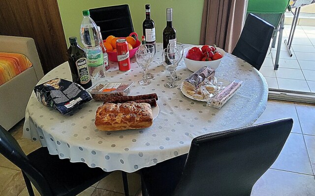 Captivating Apartment 15 Sleeps 4 Guests