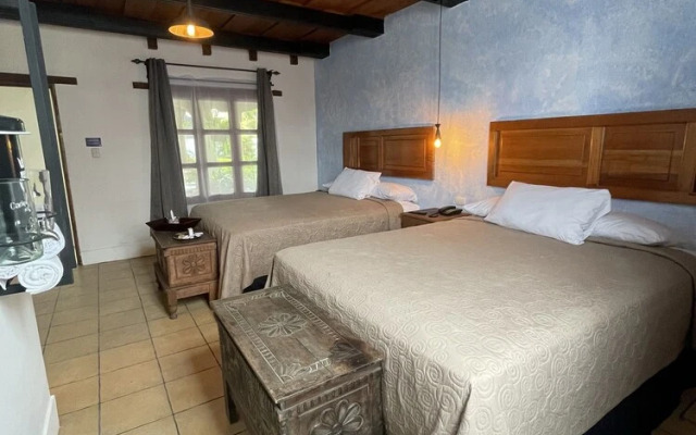 Hotel Cacique Real
