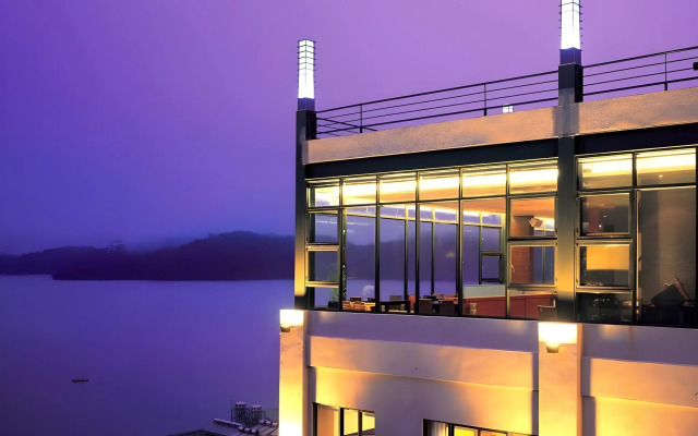 Einhan Resort