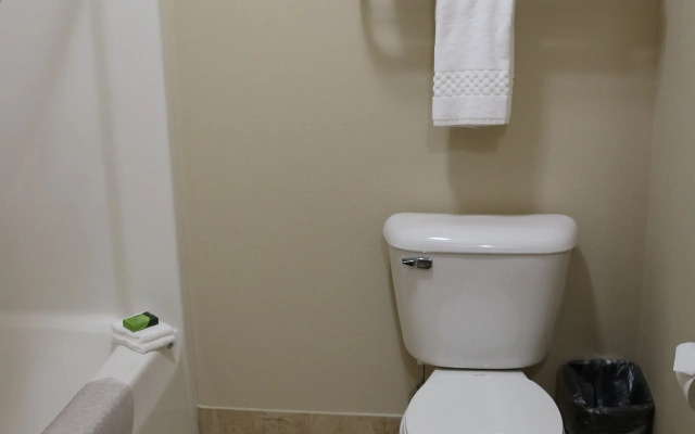 Rock Island Inn & Suites