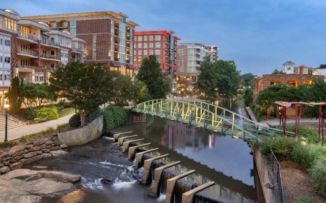 Holiday Inn Express & Suites Greenville - Downtown by IHG