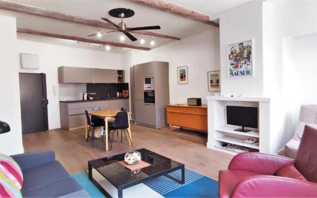 Charming 62 M With Shared Garden Center