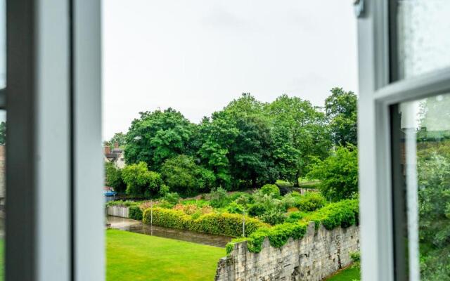 Apartment 11 - Bootham House