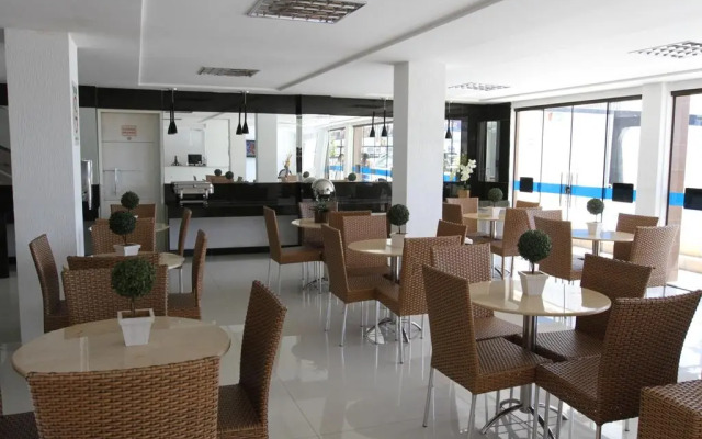 Tirol Praia Hotel