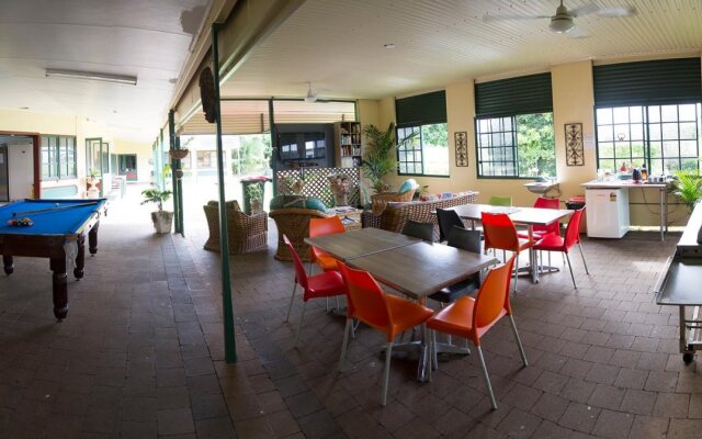 Tropical Lodge