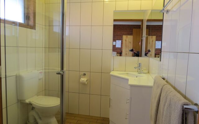 AAt 28 Goldsmith Motel