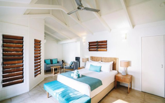Palm Bay Resort – Guest Rooms – Long Island