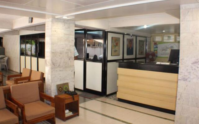 OYO 13845 Hotel Bhooshan