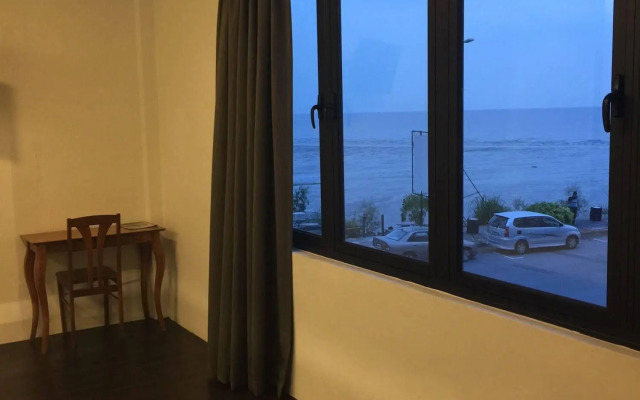 The Oikos Hotel