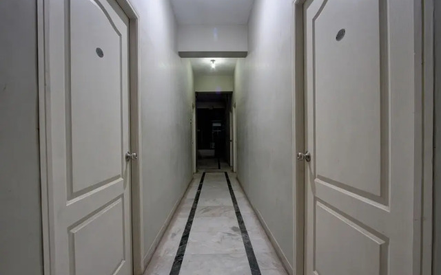 OYO 35504 Royal Park Hotal