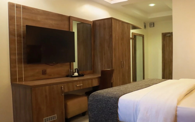 Huxton Hotel
