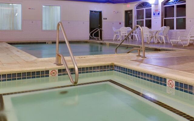 Country Inn and Suites Brockton