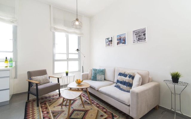Bauhaus Boutique by TLV2rent