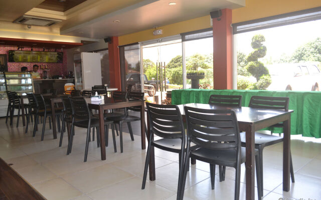 Roadhaus Hotel - The Manny Pacquiao Hotel