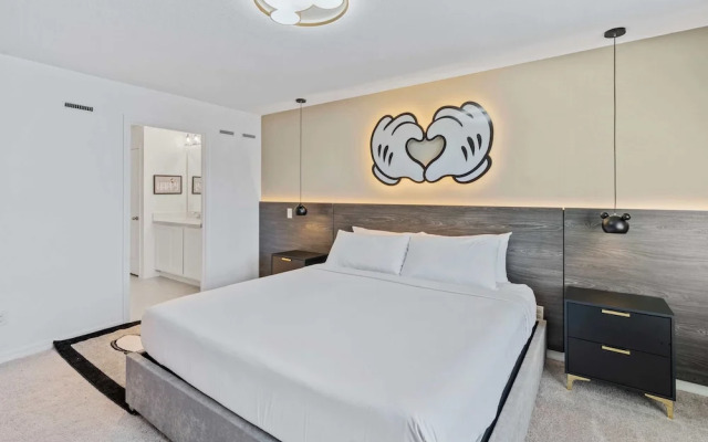 1043 Plantation Lane