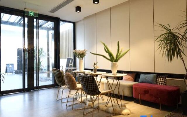 Sea view villa at the end of the field