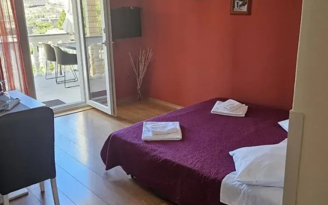 Apartment in the Coastal Town of Grebastica