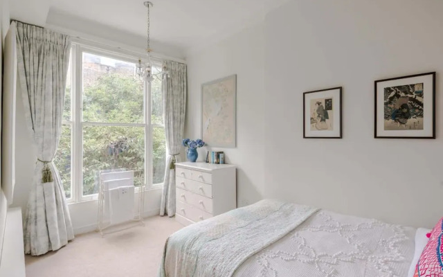 Traditional 2 Bed Apartment, Notting Hill
