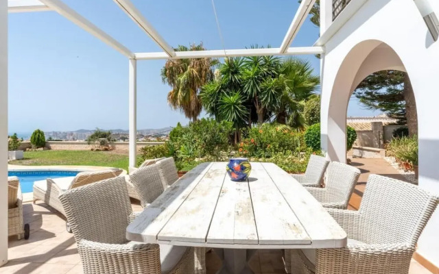 Spacious 3BR Villa with pool and views