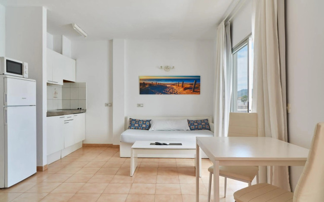 Apartamentos San Antonio Beach