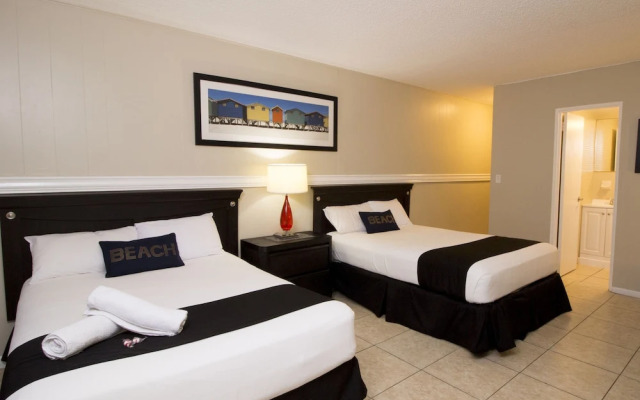 Rooftop Resort - Clothing Optional - Adult Only